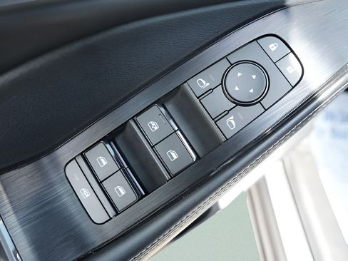 Used 2024 Nissan Rogue SV AWD/4WD image 21