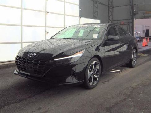 Used 2023 Hyundai Elantra SEL w/ Convenience Package FWD image 2