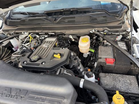 Used 2025 RAM 3500 Tradesman w/ Chrome Appearance Group image 16