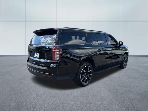Used 2023 Chevrolet Suburban RST w/ Luxury Package AWD/4WD image 5