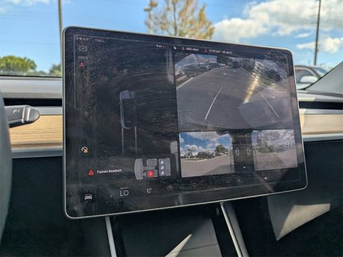 Used 2021 Tesla Model Y 2WD image 31