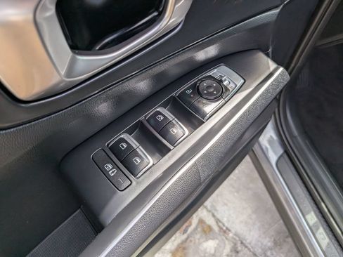 Certified 2025 Kia Sorento S FWD image 20