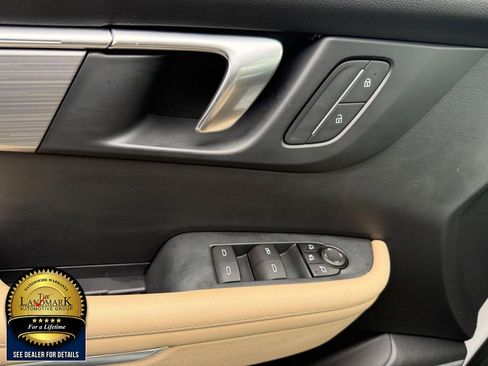 Used 2025 Buick Enclave Preferred image 8