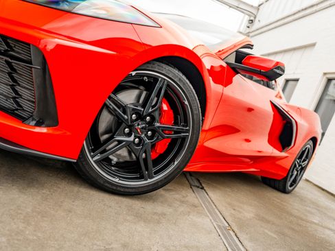 Used 2024 Chevrolet Corvette Stingray Premium Cpe w/ Z51 Performance Package RWD image 4