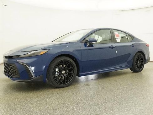 New 2026 Toyota Camry SE image 9