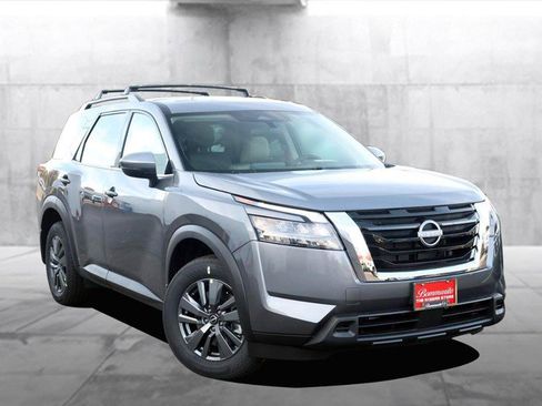 New 2025 Nissan Pathfinder SV image 2