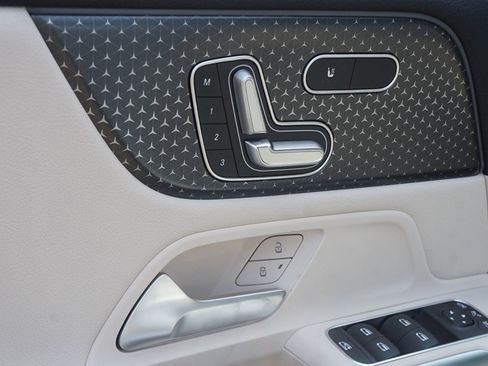 New 2025 Mercedes-Benz GLA 250 GLA 250 image 21