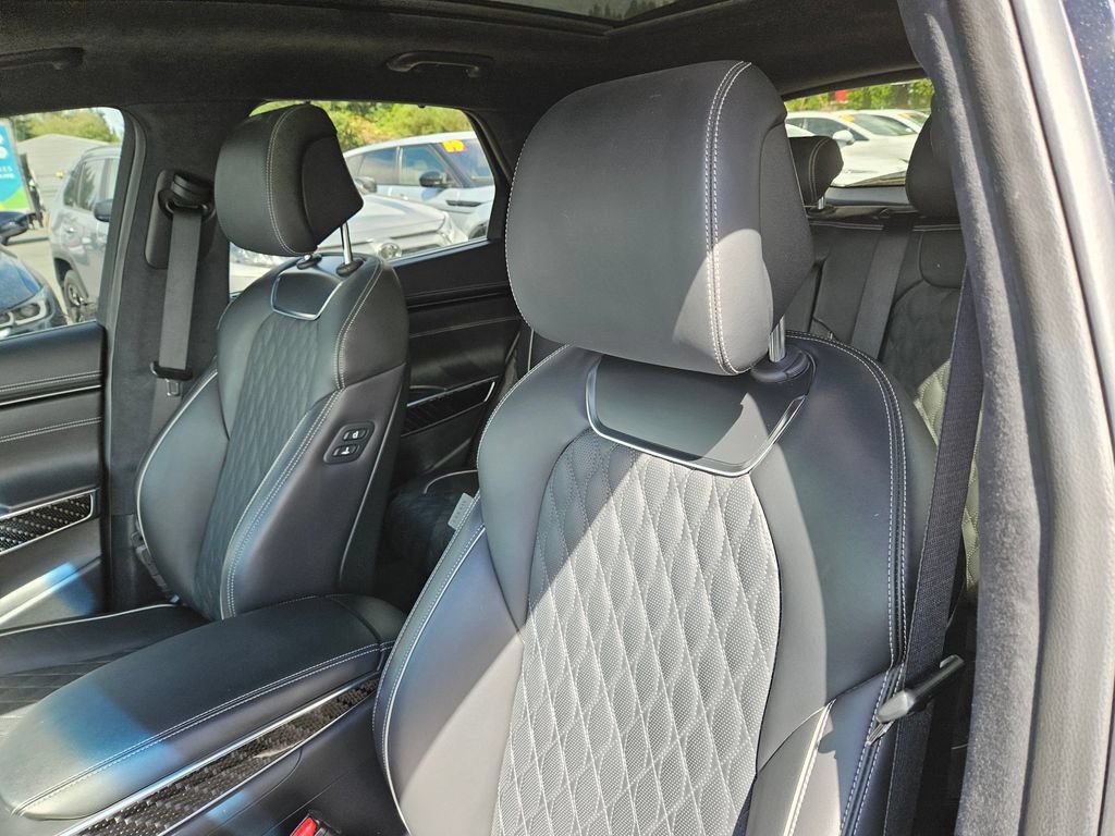 Used 2024 Genesis GV70 3.5T Sport w/ Sport Prestige Package AWD/4WD image 19