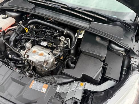 Used 2017 Ford Focus SE FWD image 48