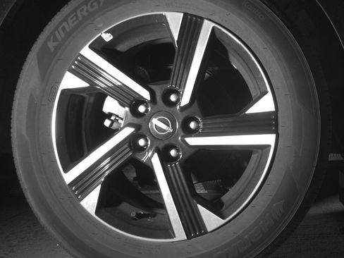 Used 2025 Nissan Sentra SV FWD image 15
