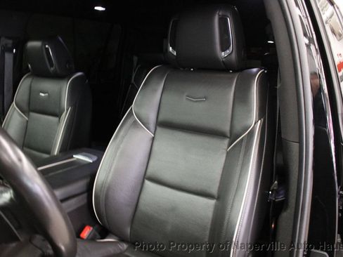 Used 2023 Cadillac Escalade ESV Premium Luxury AWD/4WD image 12