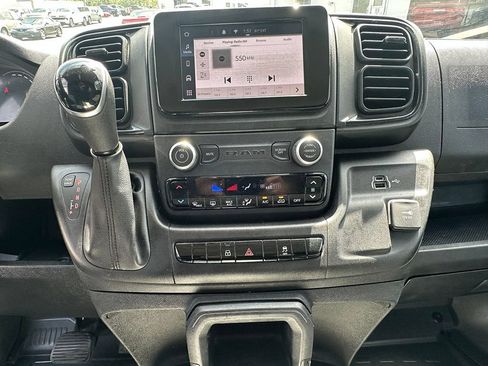 Used 2025 RAM ProMaster 2500 w/ U-Haul Equipment Group FWD image 32