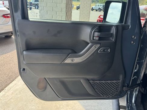 Used 2018 Jeep Wrangler Sport image 29