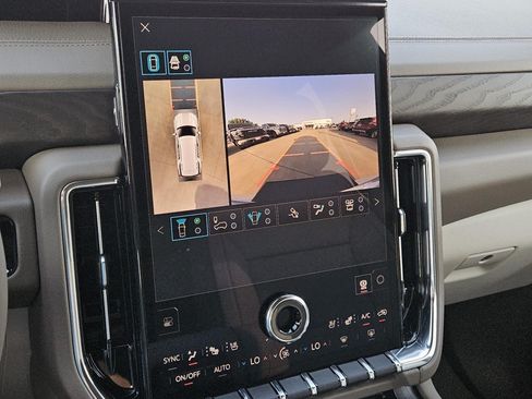 New 2026 GMC Yukon Denali w/ Denali Reserve Package AWD/4WD image 13