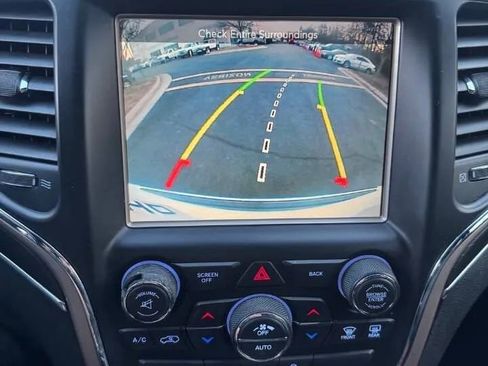 Used 2015 Jeep Grand Cherokee Limited image 27