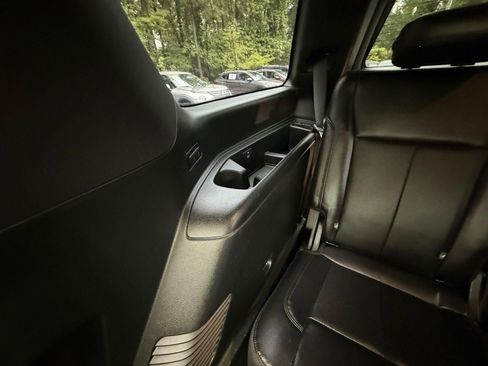 Used 2020 Ford Expedition XLT w/ Equipment Group 202A AWD/4WD image 35