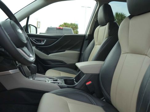 Used 2020 Subaru Forester Premium image 11