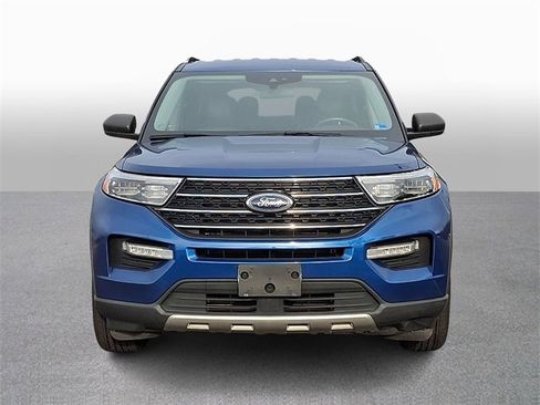 Used 2021 Ford Explorer XLT w/ Equipment Group 202A image 2