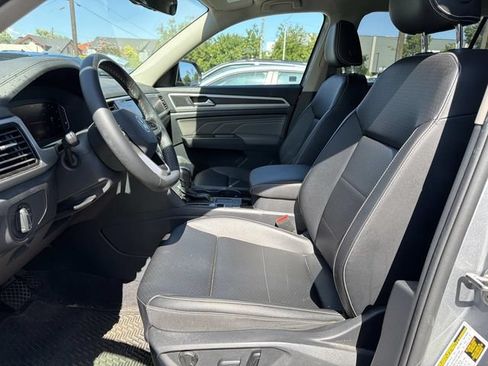 Used 2022 Volkswagen Atlas SE w/ Black Wheel Package FWD image 10
