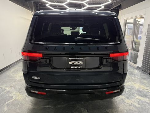 Used 2023 Jeep Wagoneer Series II image 4
