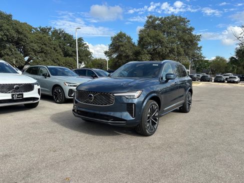 New 2026 Volvo XC90 B6 Plus w/ Protection Package Premier image 20