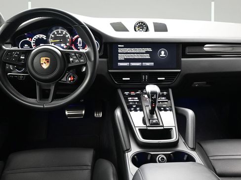 Certified 2022 Porsche Cayenne Turbo GT AWD/4WD image 8