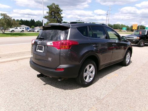 Used 2013 Toyota RAV4 XLE AWD/4WD image 4