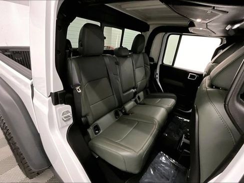 Used 2026 Jeep Gladiator Mojave AWD/4WD image 24