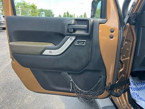 Used 2011 Jeep Wrangler Sahara w/ Connectivity Group AWD/4WD image 23