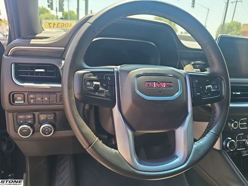 Certified 2024 GMC Yukon XL SLT AWD/4WD image 13
