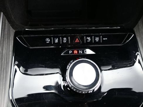 Used 2024 Jeep Wagoneer L Series II RWD image 15