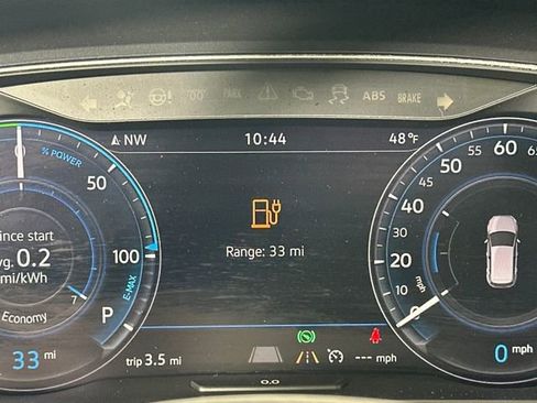 Used 2019 Volkswagen e-Golf SEL Premium image 18