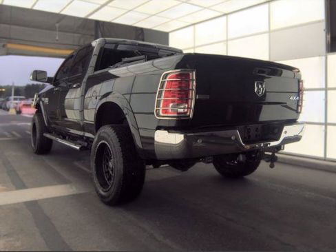 Used 2016 RAM 2500 Laramie w/ Convenience Group AWD/4WD image 3