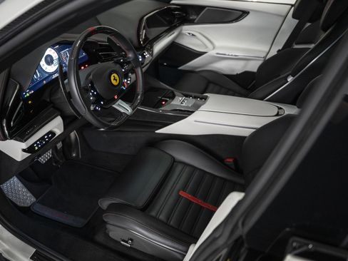 Used 2024 Ferrari Purosangue AWD/4WD image 35
