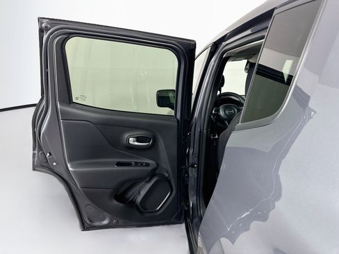 Used 2023 Jeep Renegade Latitude AWD/4WD image 26