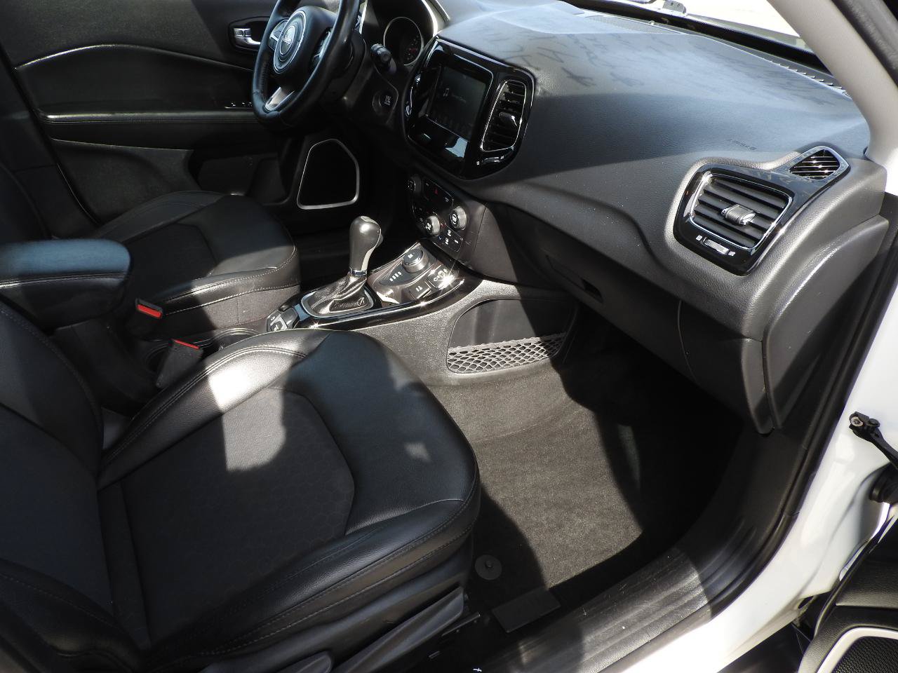 Used 2019 Jeep Compass Latitude AWD/4WD image 8