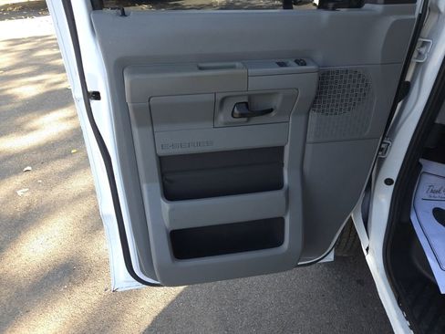 Used 2013 Ford E-350 and Econoline 350 Super Duty w/ PWR Locks & Windows Group image 12