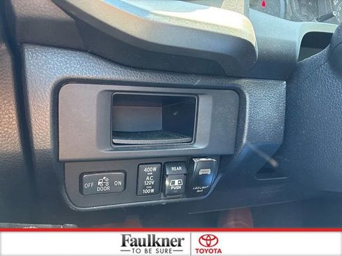 Used 2017 Toyota Tacoma TRD Off-Road w/ Tow Package (A/T) AWD/4WD image 25