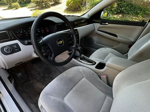 Used 2014 Chevrolet Impala Limited LS FWD image 25