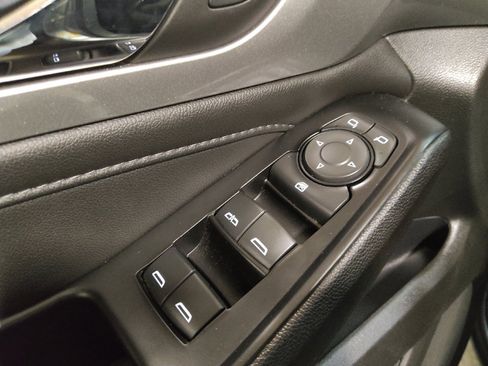 Used 2023 Chevrolet Traverse LT image 27