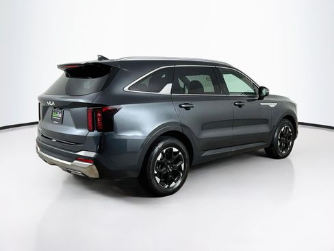 Used 2024 Kia Sorento S FWD image 9