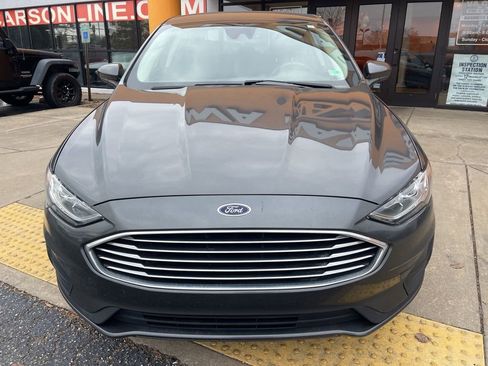 Used 2020 Ford Fusion SE image 9
