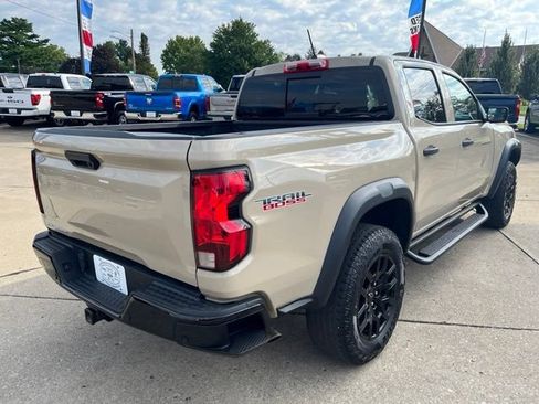 Certified 2024 Chevrolet Colorado Trail Boss w/ Technology Package AWD/4WD image 3