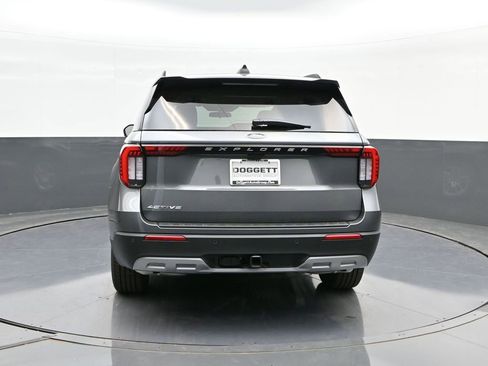 New 2026 Ford Explorer Active w/ Active Comfort Package image 8