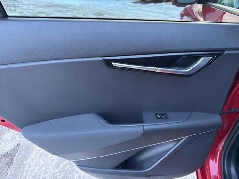 Used 2023 Kia Niro SX image 32