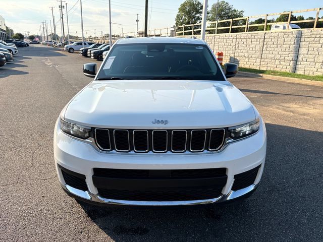 Used 2024 Jeep Grand Cherokee L Laredo AWD/4WD image 9
