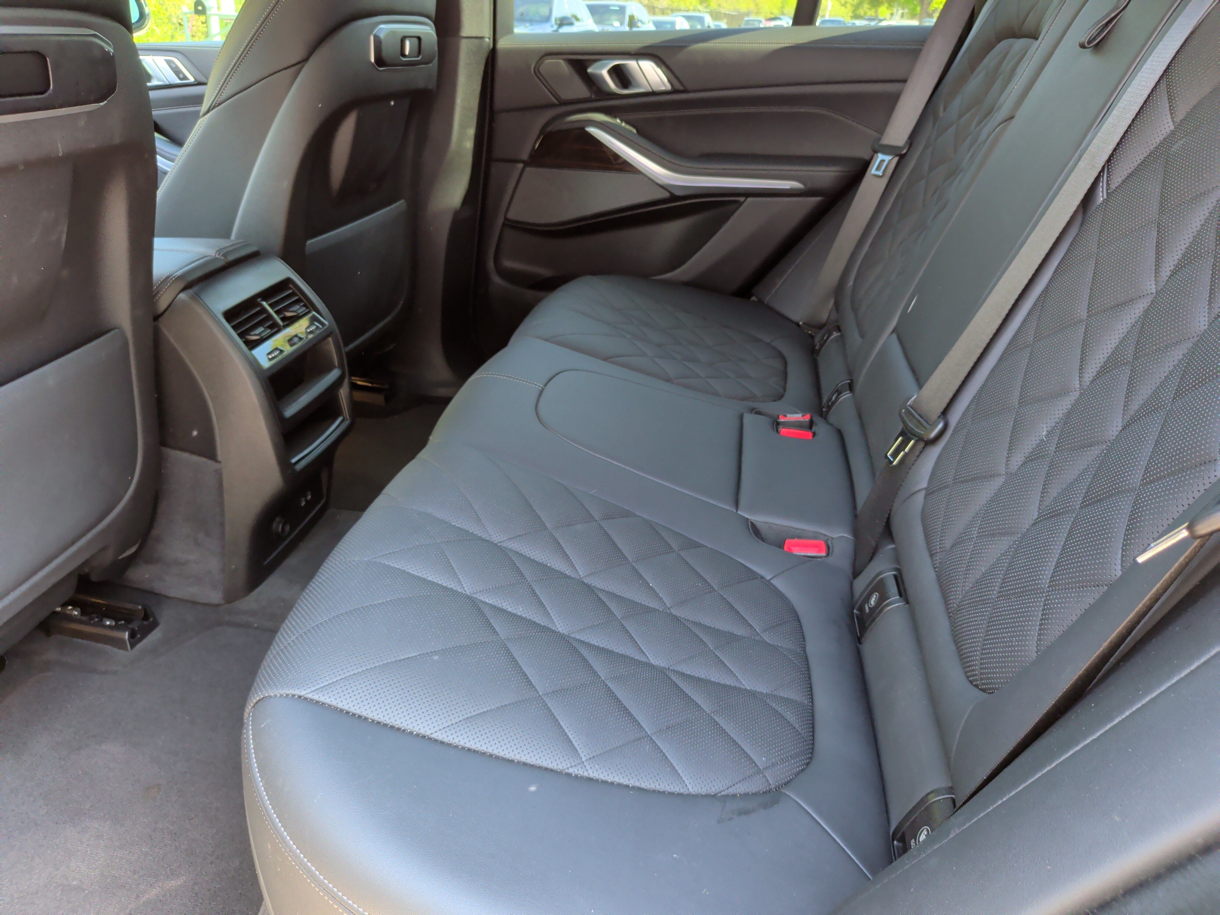 Used 2024 BMW X5 xDrive40i w/ M Sport Package AWD/4WD image 36
