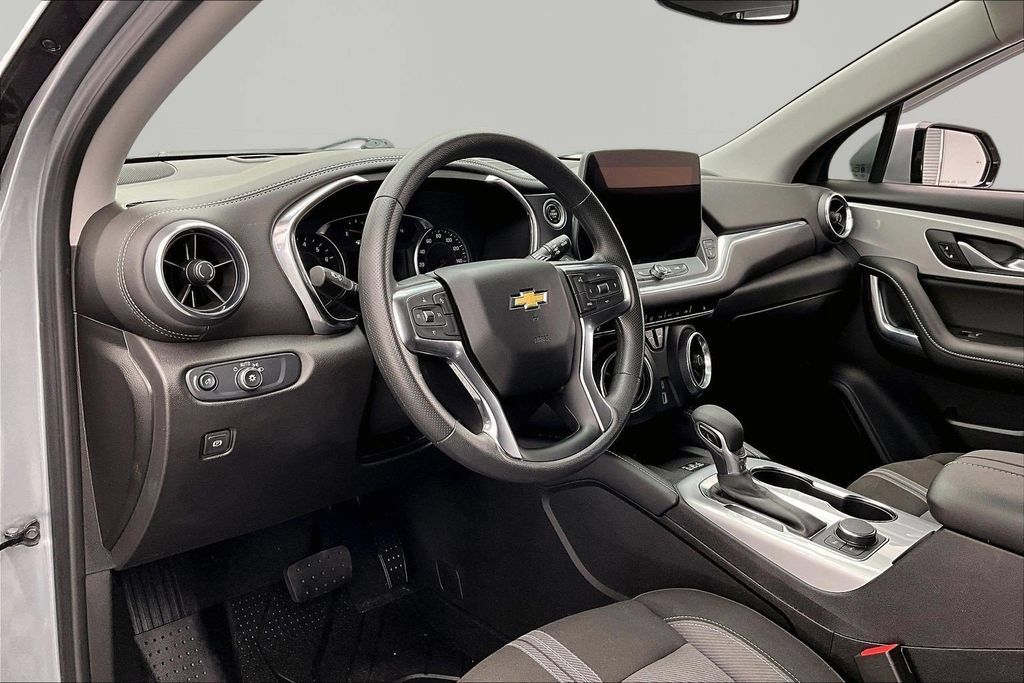 Used 2024 Chevrolet Blazer LT w/ Convenience Package FWD image 14