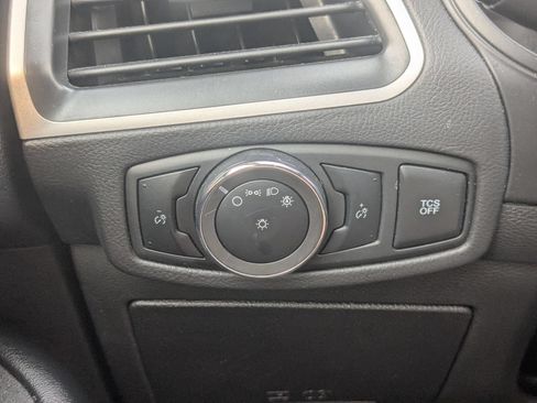 Used 2023 Ford Edge SEL AWD/4WD image 16