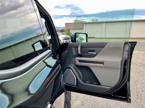 New 2025 GMC Hummer EV 3X w/ LPO, Illumination Package image 52